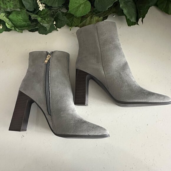 JustFab Womens Gray Suede Ankle Boots With Block Heel & Side Zipper - Picture 8 of 10